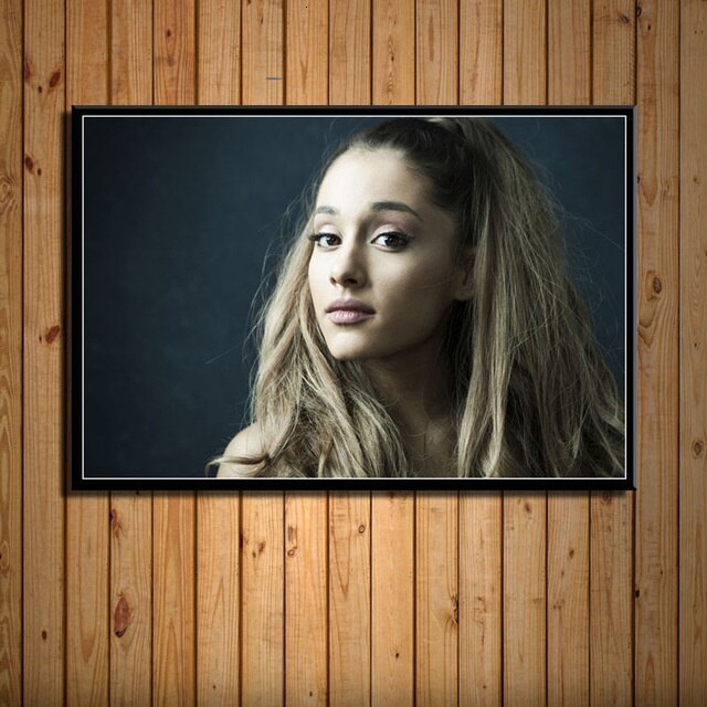 Ariana Grande fali poszterek