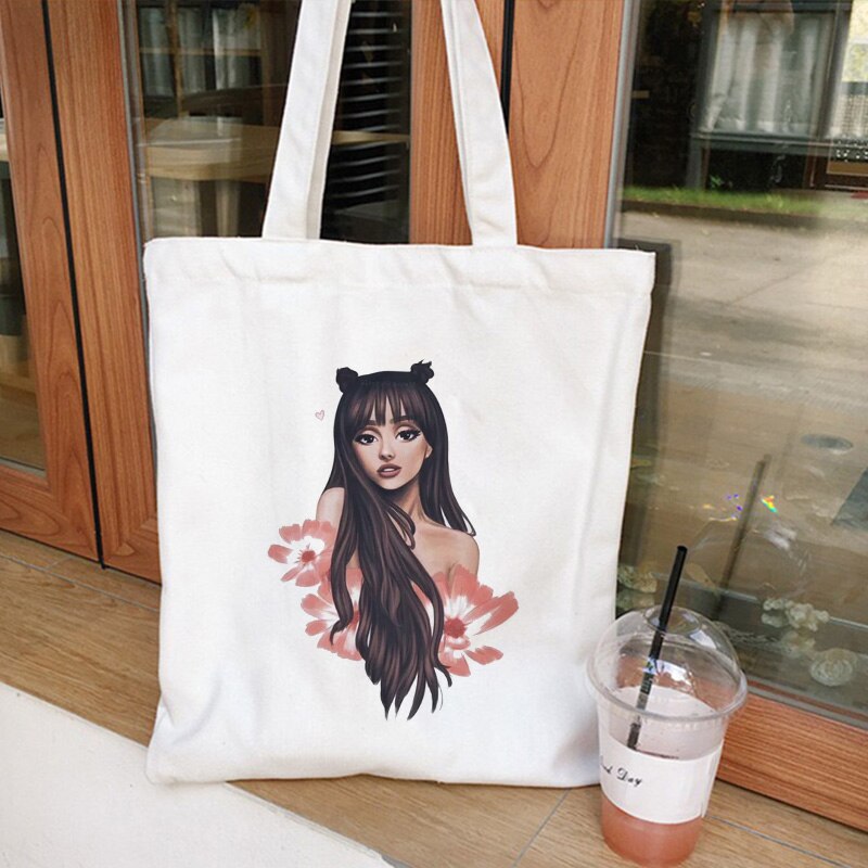 Ariana Grande rajzmintás shopper táskák