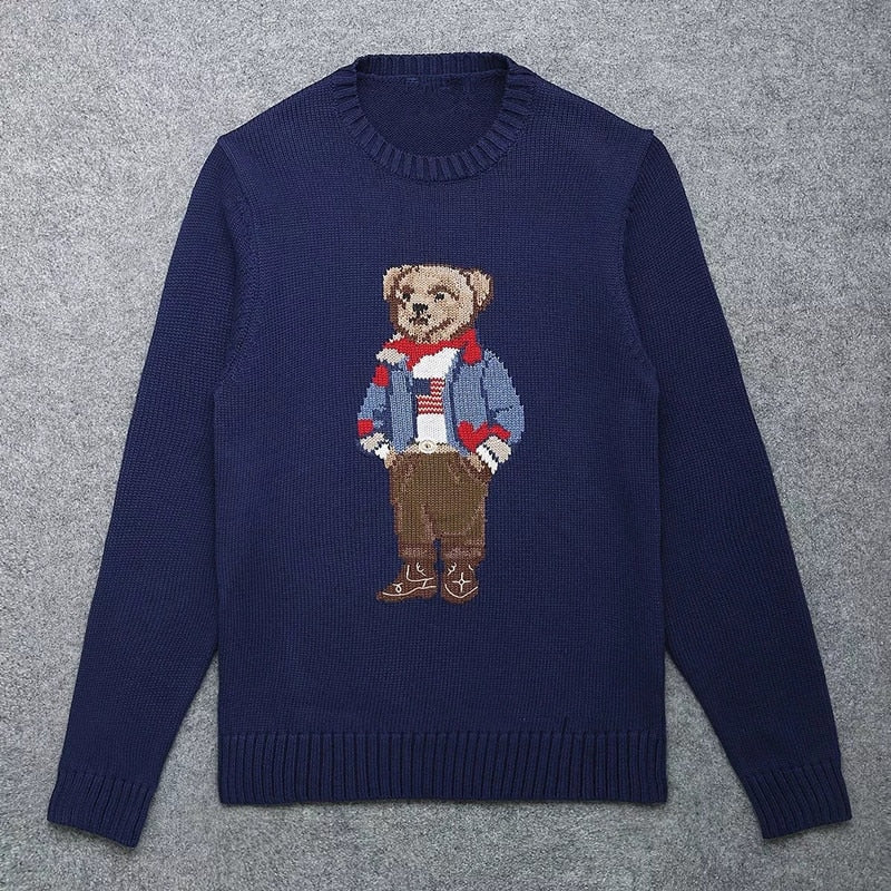 Férfi, medvemintás pulóver