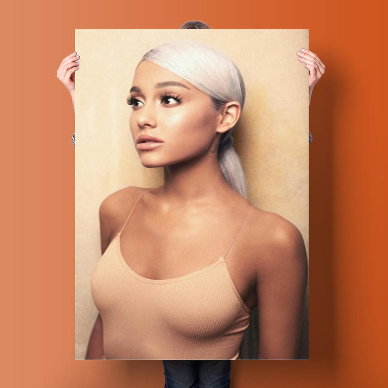 Ariana Grande művészi poszterek