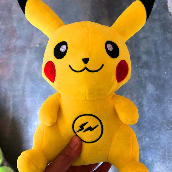 Pokémon Pikachu különleges plüssfigura