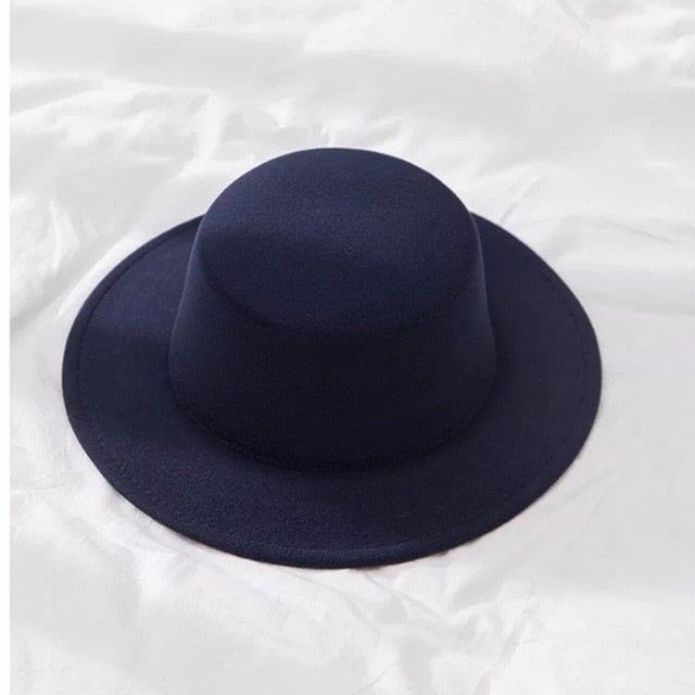 Női klasszikus stílusú kalap