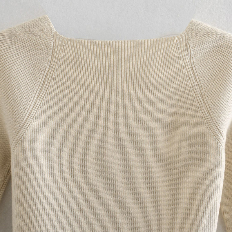 Szívnyakú stílusos pulóver